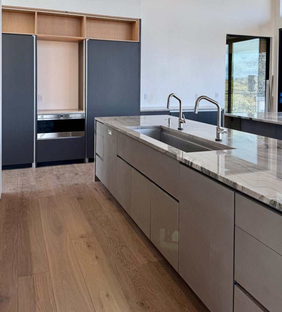 custom panels, panel with custom coating, decorative coating for cabinetry panels, concrete plaster, concrete coating, extra durable kitchen cabinets, extra durable cabinetry panels, flat panel for kitchen, euro style cabinets