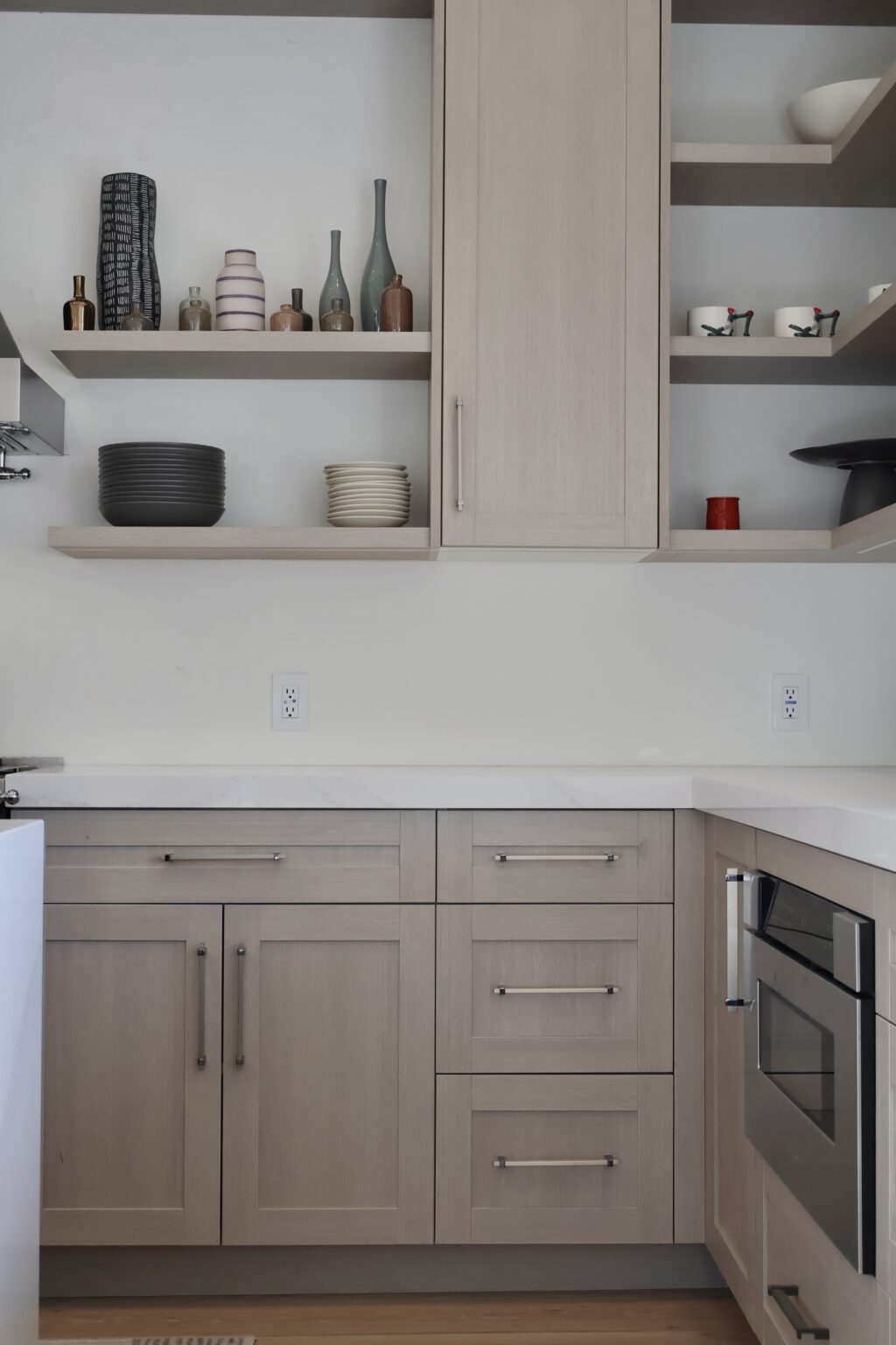 shaker style modern cabinets, european design, custom cabinets for modern kitchen